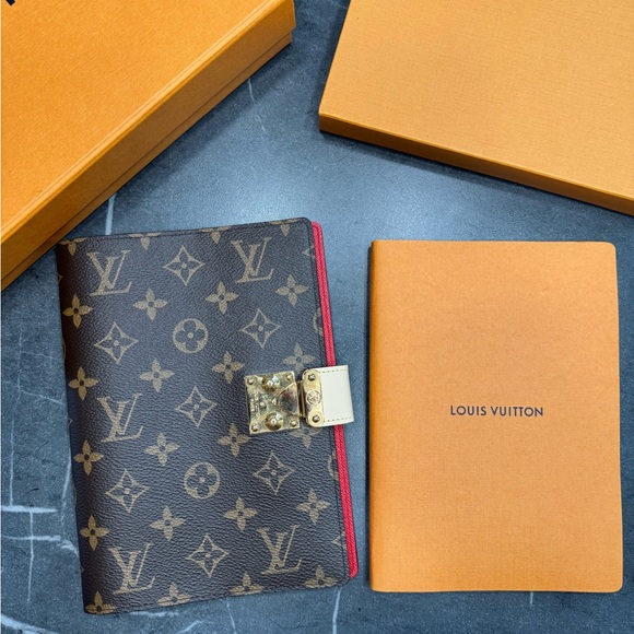 Louis Vuitton Notebook Cover Paul MM and Louis Vuitton Notebook - Picture 1 of 16
